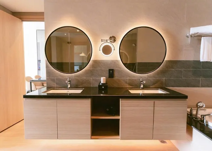 Blue Bay - Citadines Marina Apartment Ha Long